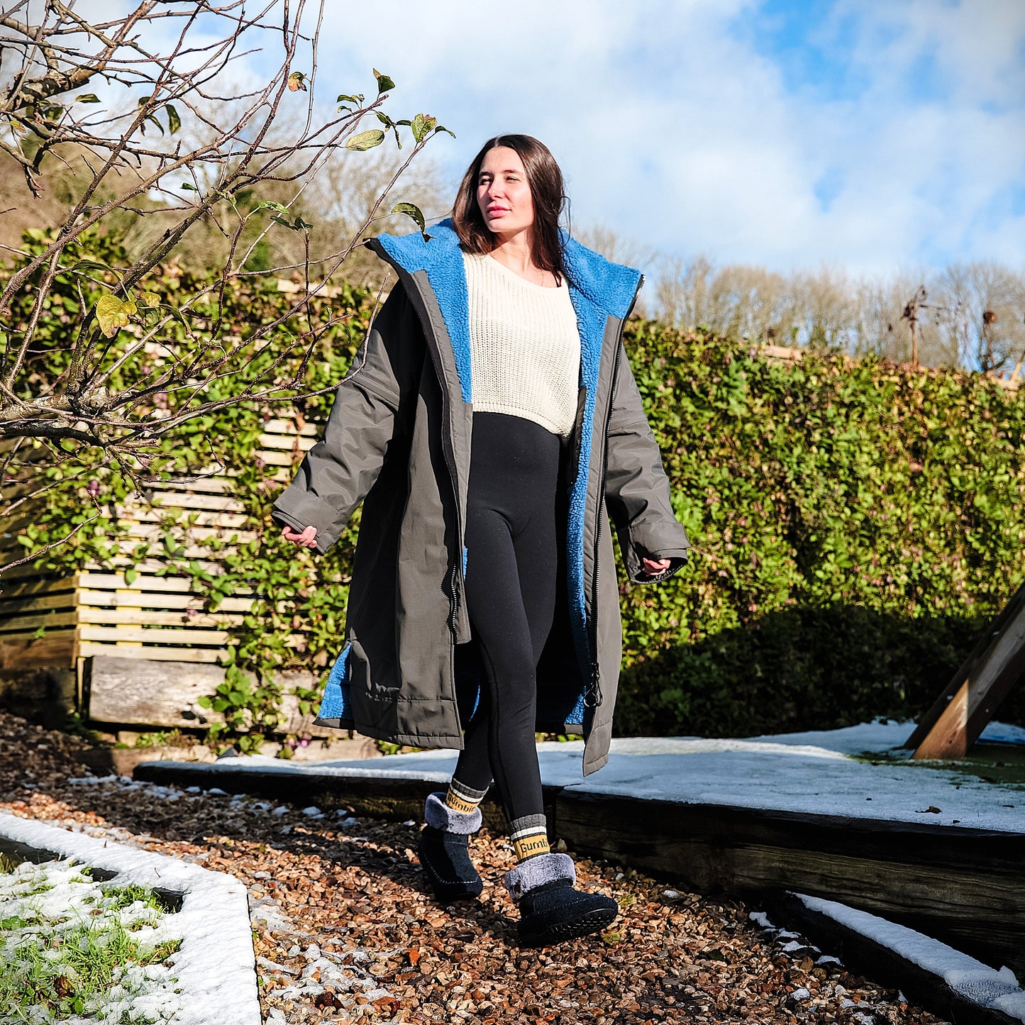 Sports-Cape - Charcoal & Blue