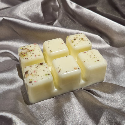 Dark Honey & Sandalwood - Wax Melt Clamshell