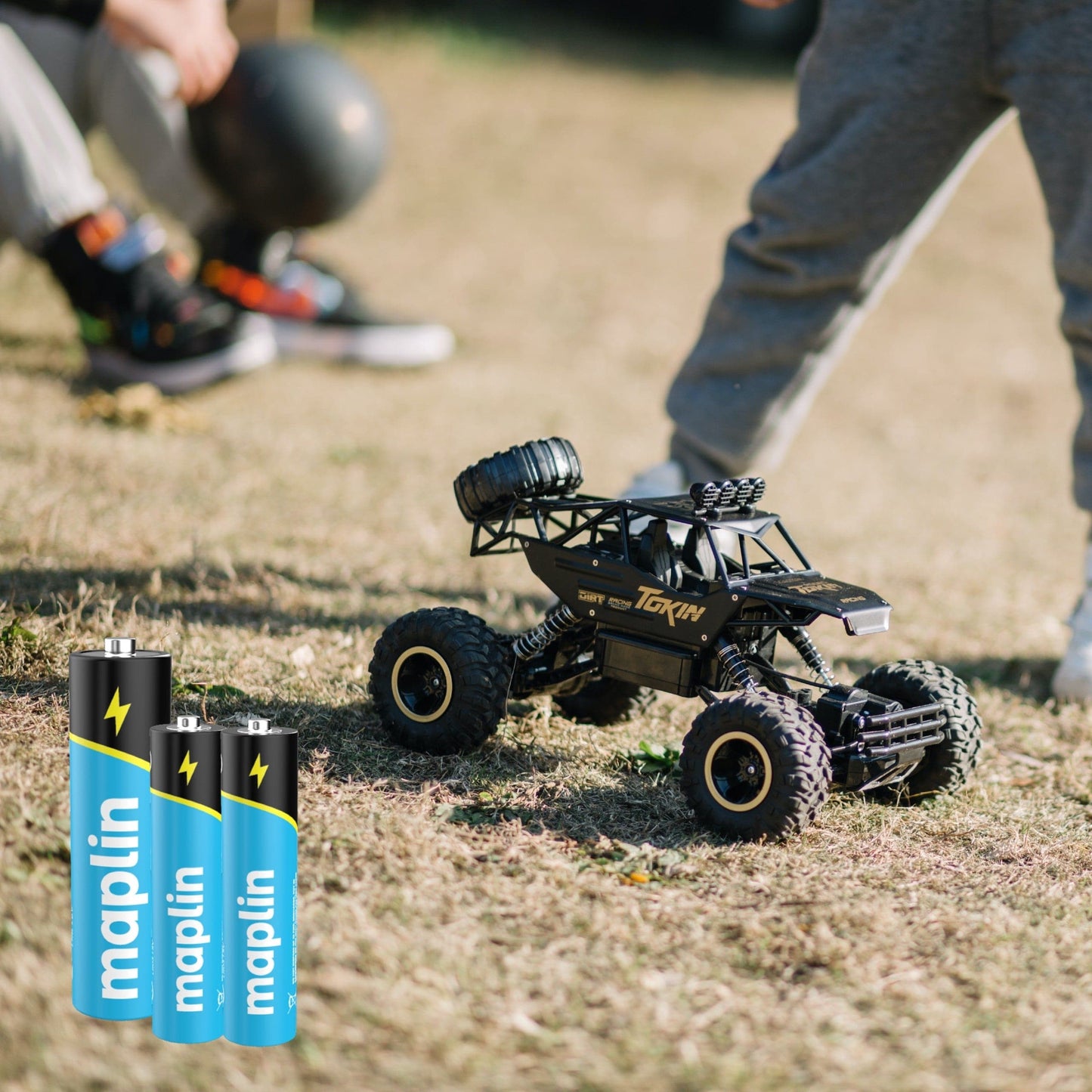 12x AA LR6 / 6x AAA LR03 7 Years Shelf Life 1.5V High Performance Alkaline Batteries