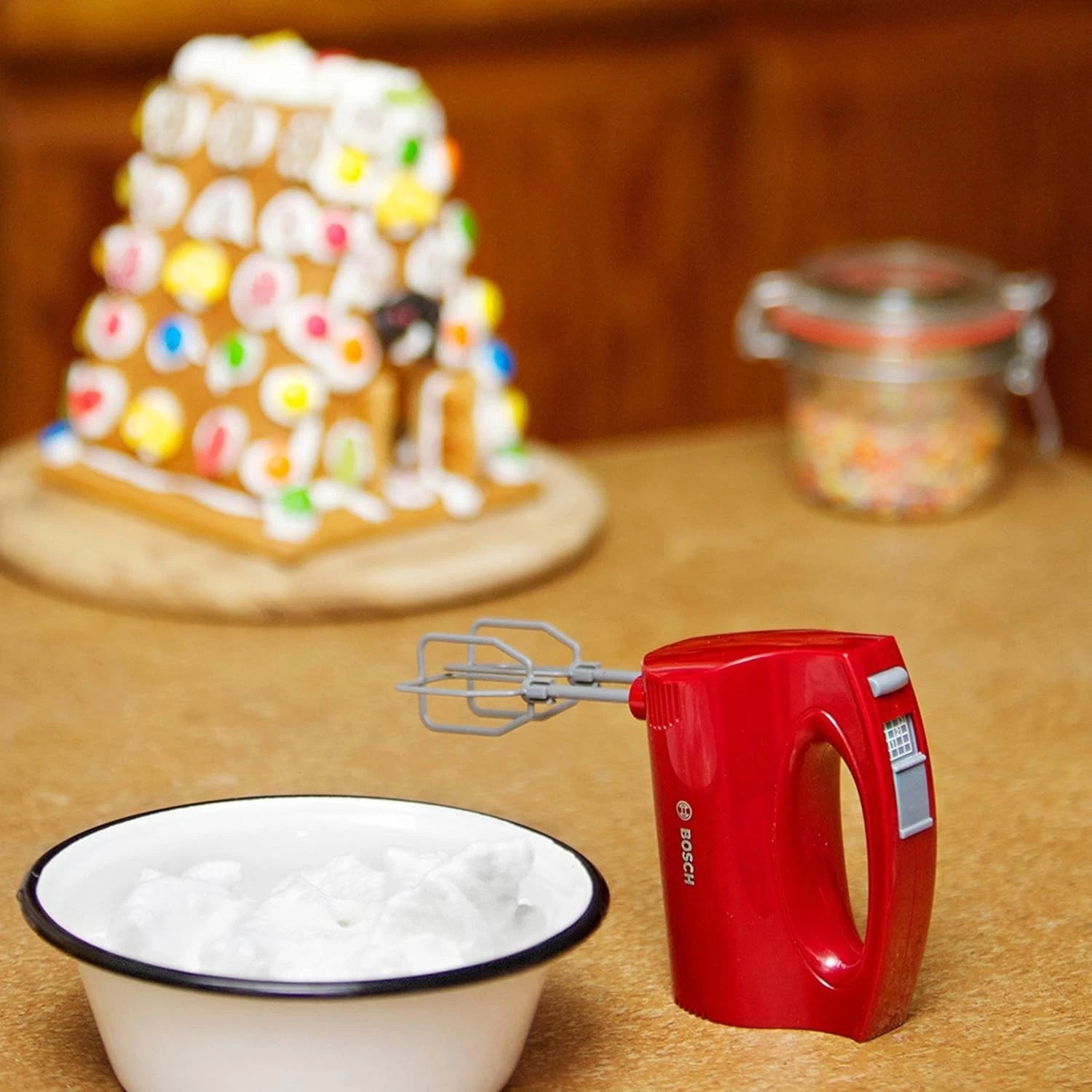 The children's hand mixer – an exact replica of an original Bosch design – makes the perfect addition to a play kitchen